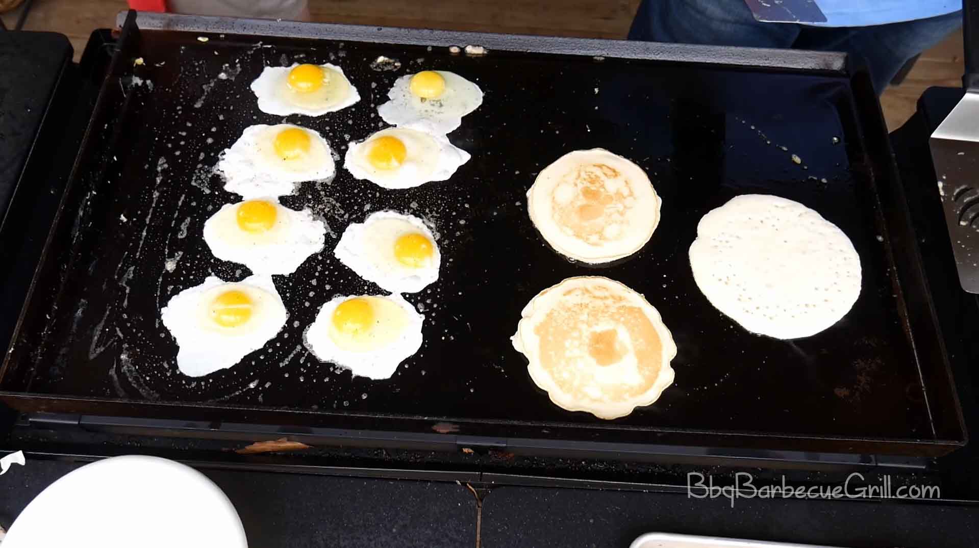 Flat top grill vs griddle