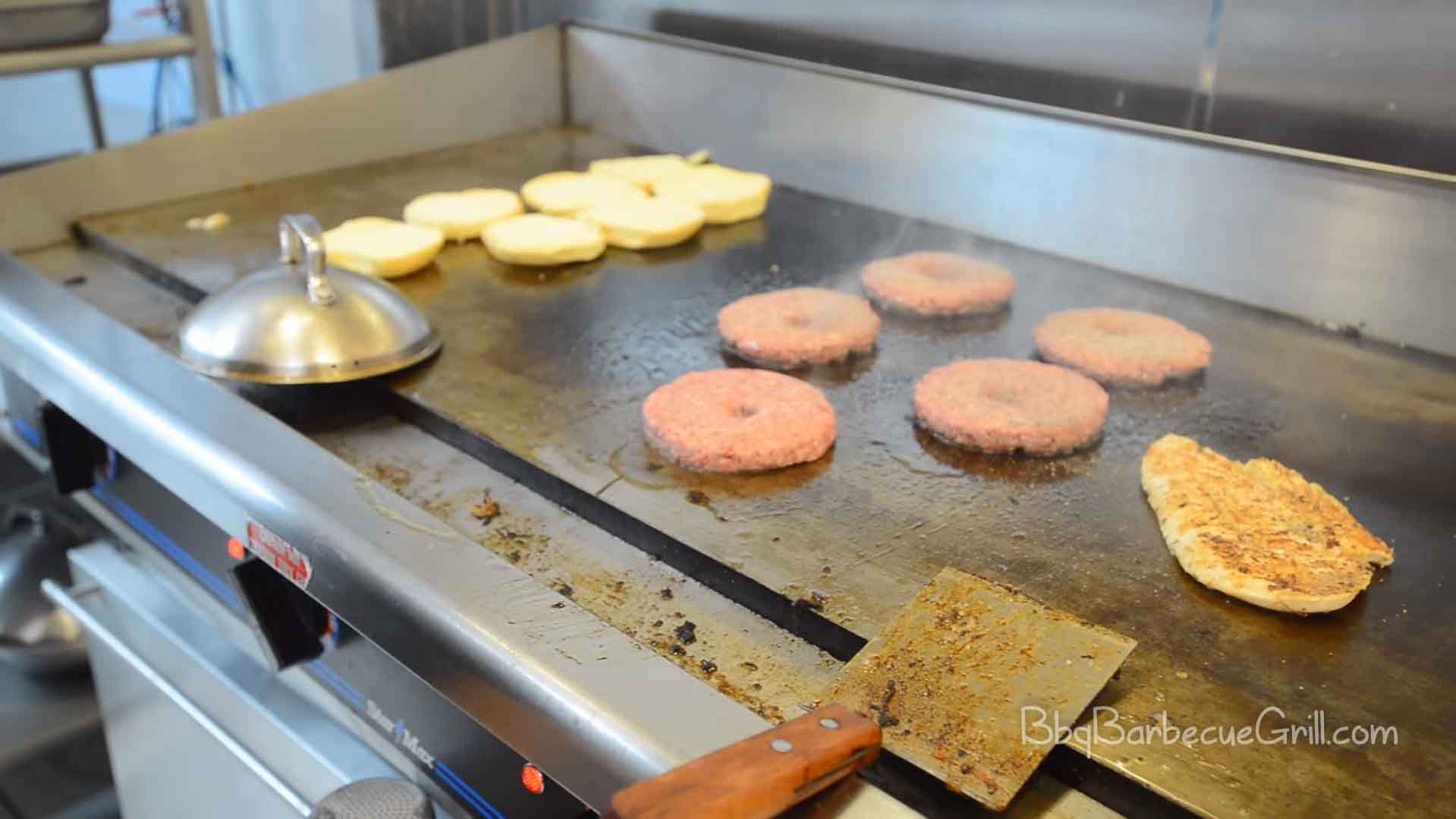 Flat top grill vs regular grill