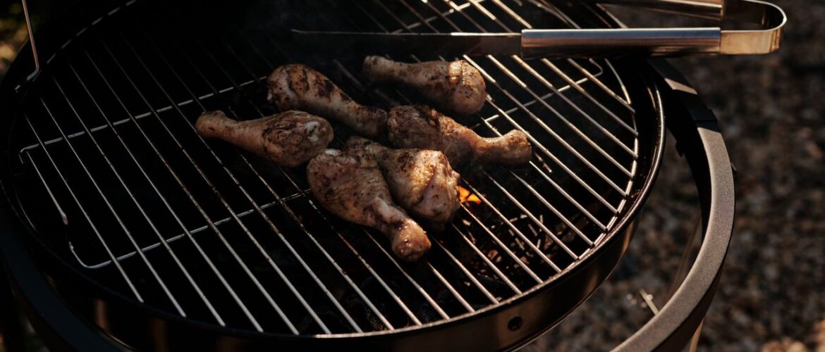 How long to cook chicken drumsticks on charcoal grill