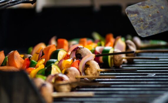 How to grill skewers on gas grill